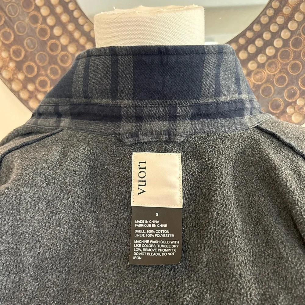 Vuori Men’s Range Shirt Jacket Gray Navy Plaid Fleece Lined Size Small